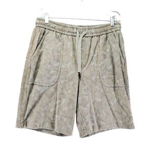 Athleta Shorts Womens Size 6 Camo Green Farallon Bermuda Elastic Waist